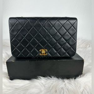 Chanel classic lamb skin crossbody single flap